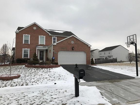 4th image of 449 Wagon Ave