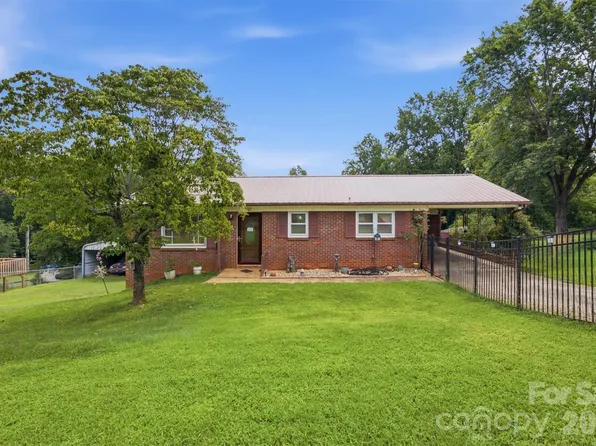 1082 Maple St, Granite Falls, NC 28630