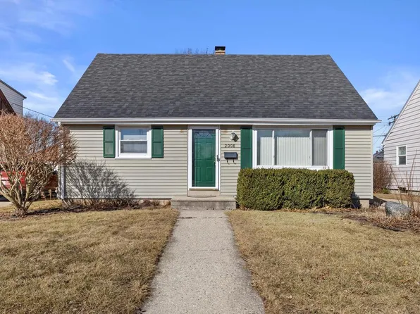 2008 28th STREET, Kenosha, WI 53140
