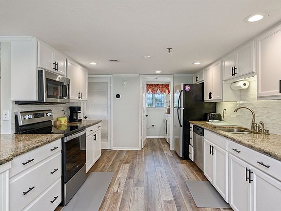 3rd image of 554 Coral Ct Unit 203