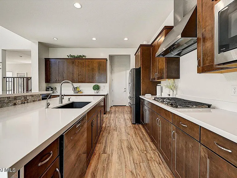 829 E Monte Way — Photo 23