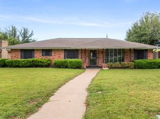 112 Charles St, Desoto, TX 75115