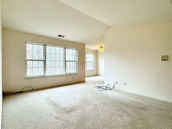 5th image of 1202 N Red Oak Cir Unit 4