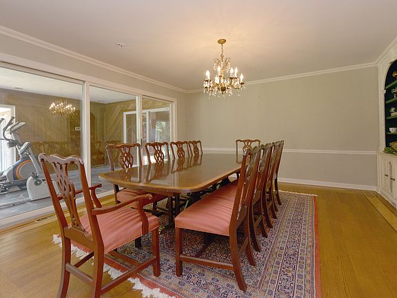 formal dinning room