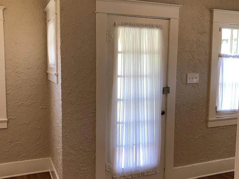 501 W Whiting Ave — Photo 16