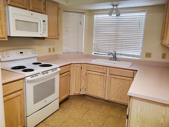 5th image of 3510 E Hampton Ave Unit 77