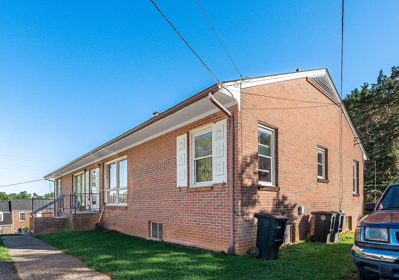 4801 Boonsboro Road — Photo 3