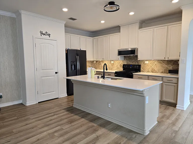 3441 Monroe Ave — Photo 3