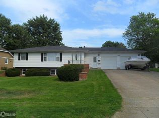 832 Terrace Dr, Burlington, IA 52601