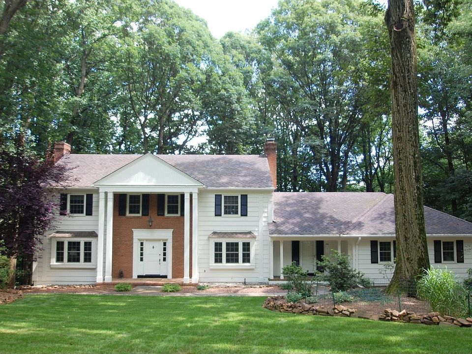 Front - 1.5 acres, 2 car garage, new sprinkler system