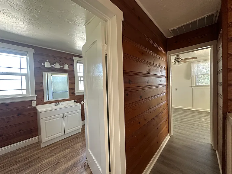 2400 Central Ave — Photo 45