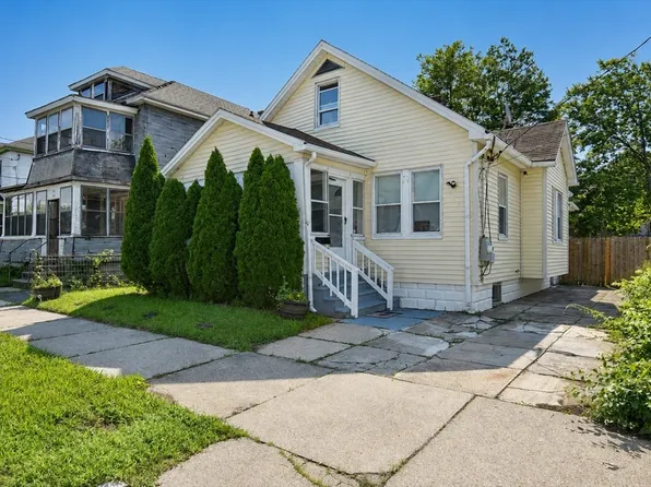 119 Littleton St, Springfield, MA 01104