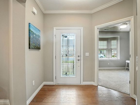 5th image of 841 Summerlin Ln
