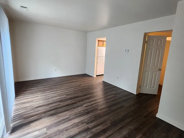 Hampton Park/ Sheffield Village Apartments&Townhomes — Photo 4