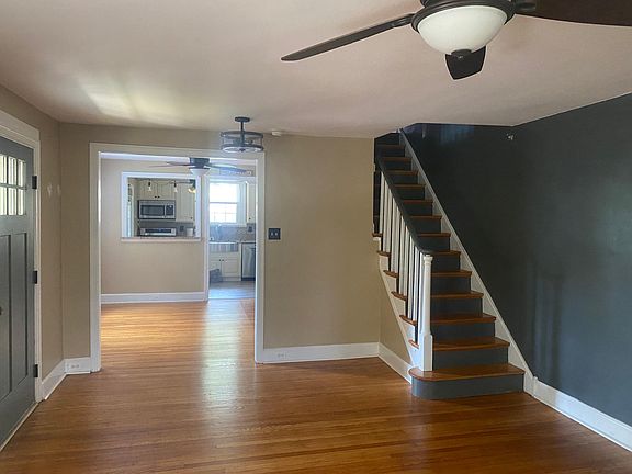 Open and sunny first floor
