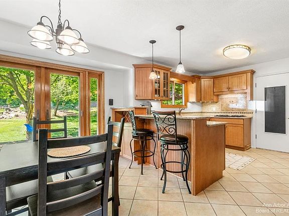 3rd image of 411 Pine Brae Dr