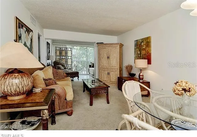 1900 Alamanda Dr #305 — Photo 3