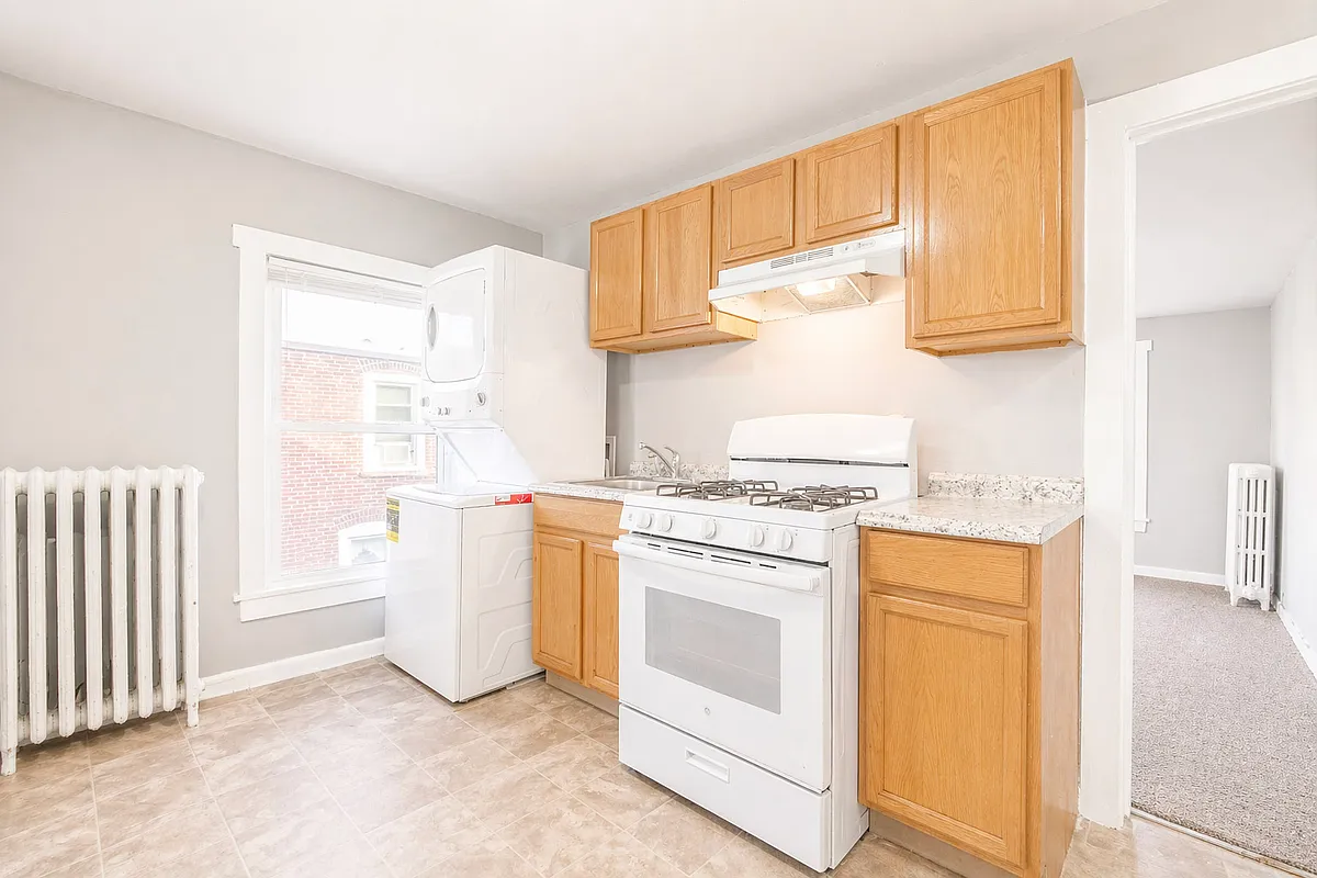 Building Photo - 53 E Hancock St #2
