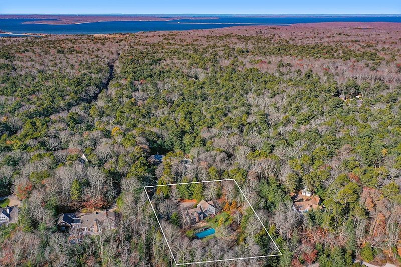 6 Joshuas Hole Rd, East Hampton, NY 11937 | Out East