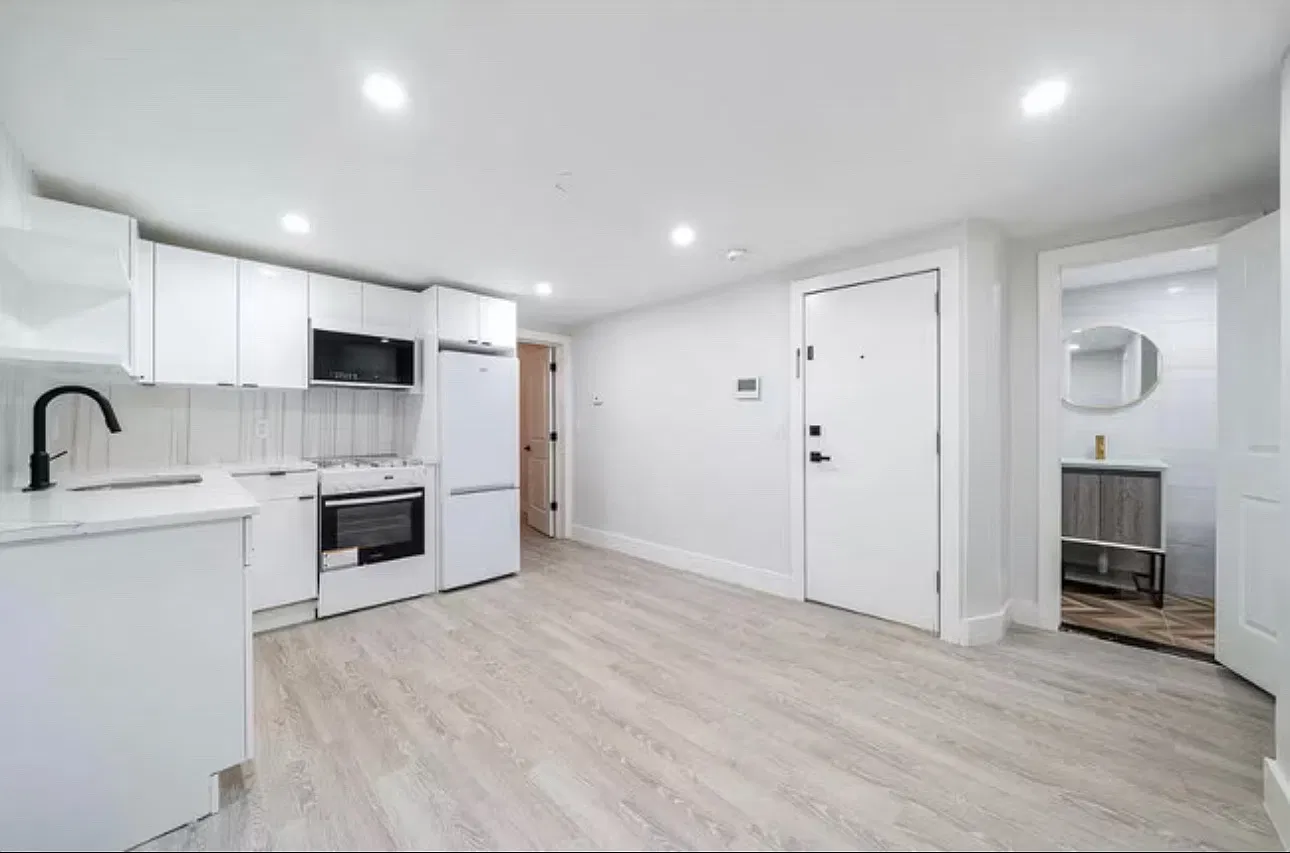 3 bed, $2,500 — Photo 2