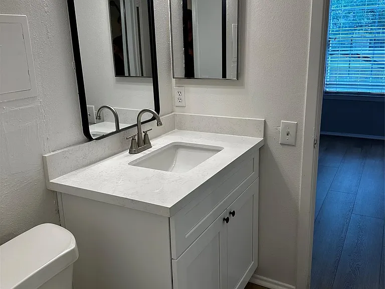 11710 Southlake Dr #12 — Photo 16