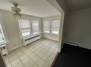 293 Roquette Ave, South Floral Park, NY 11001