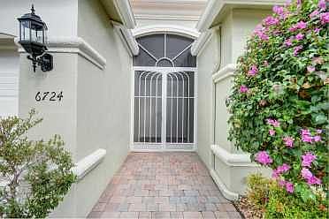 Home For Sale In Villaggio