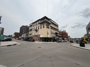 218 Jefferson St APT 2E, Burlington, IA 52601