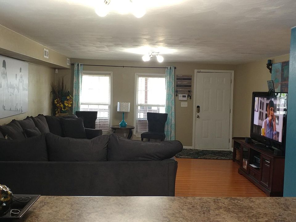 1st image of 3318 Lyons Ave