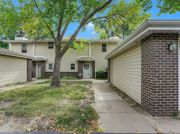 952 E Travelers Trl #50, Burnsville, MN 55337