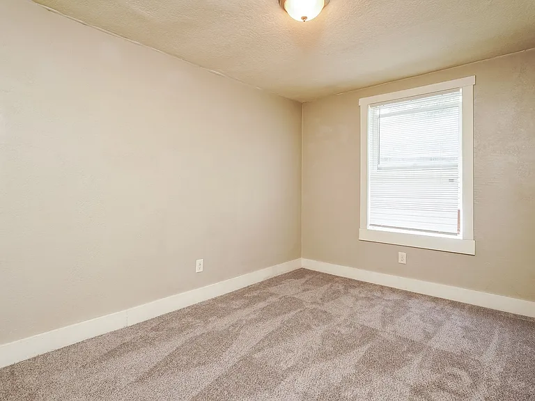 2943 Porter Ave — Photo 11