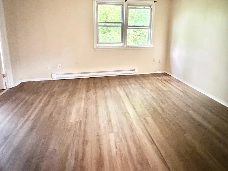 240 Sheffield Ave #B54 — Photo 5