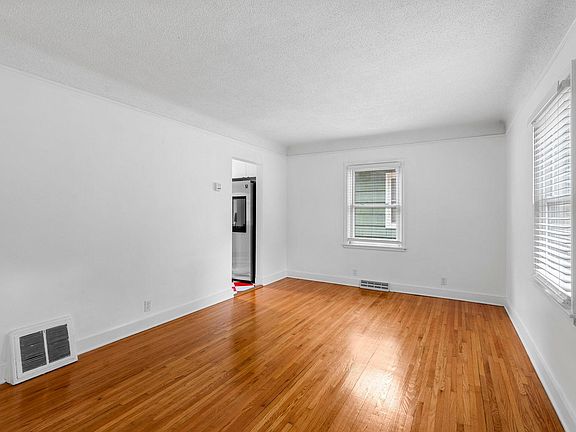 4th image of 5509 41st Ave S
