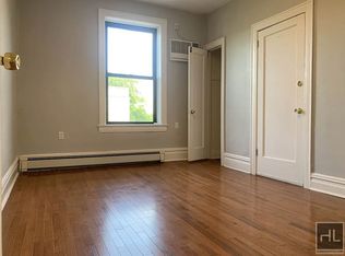 21-69 24th St #2F, Astoria, NY 11105