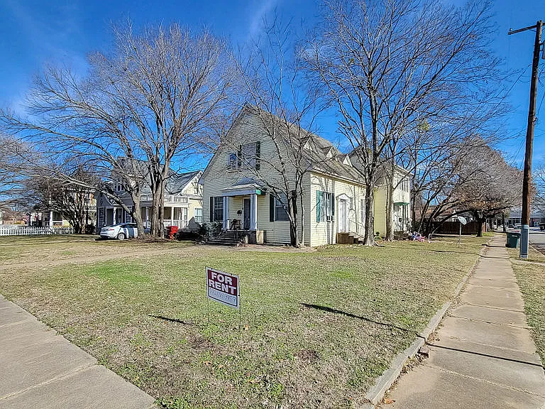 121 W Moore St #101 — Photo 42