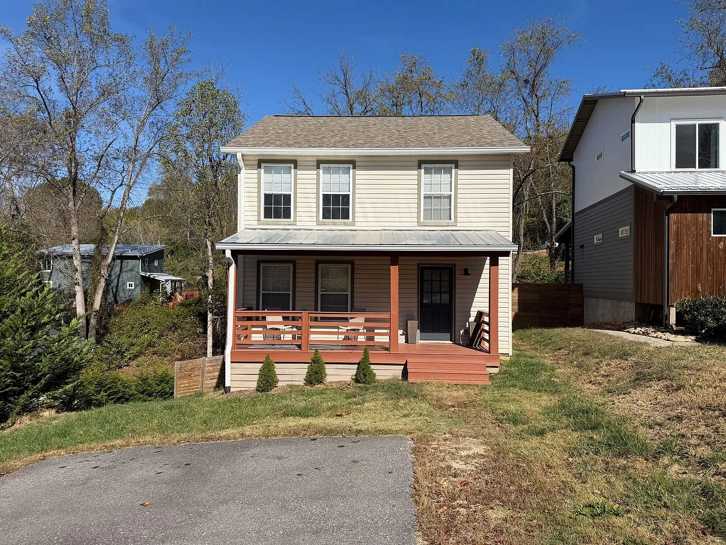 West AVL - Contemporary 3/2.5 Ready for Occupancy! — Photo 3