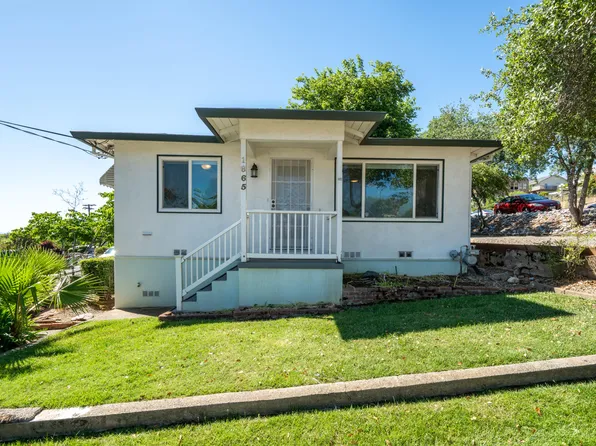 1865 Gold St, Redding, CA 96001