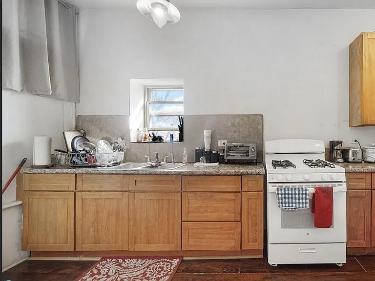 3326 E 90th St #C — Photo 3