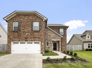 628 Whirlaway Dr, Burns, TN 37029
