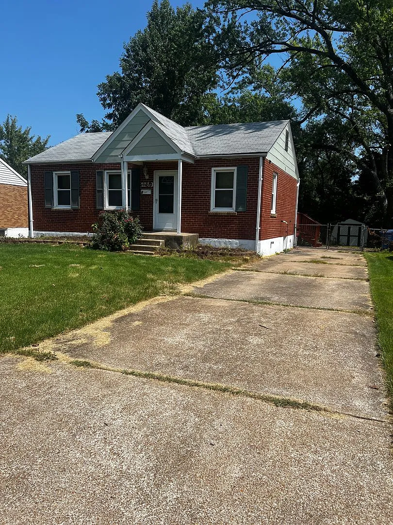 1240 Saint Mark Drive | Florissant 63031 — Photo 3