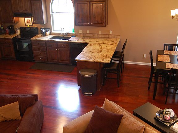 3rd image of 1804 Reveille Cir