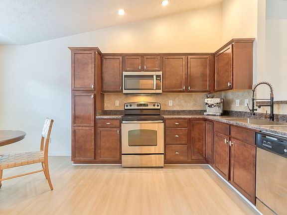 4th image of 3701 Mariner Dr