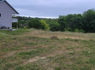 2807 Pine Ridge Blvd, Red Wing, MN 55066