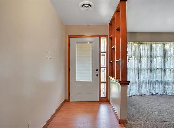 3rd image of 310 Buena Vista St