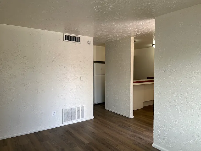 Modern & Spacious 1 Bedroom Apts - Quality SE Community — Photo 28