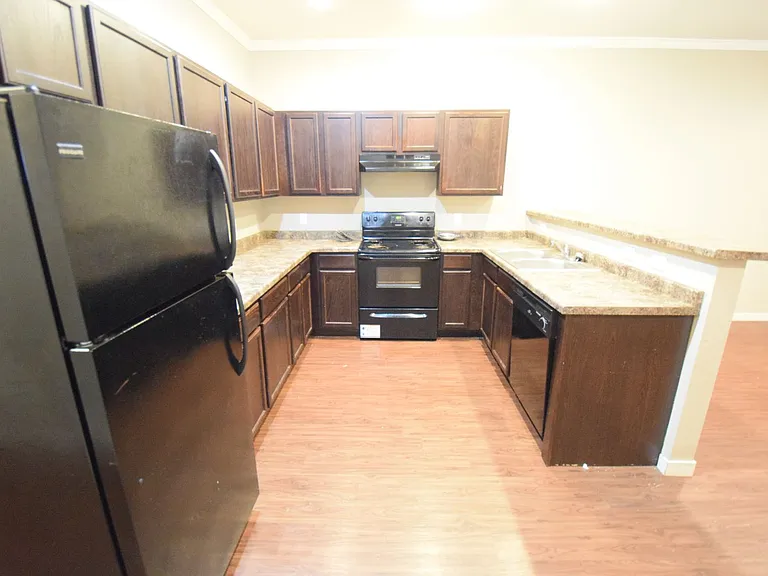224 James Ave — Photo 12