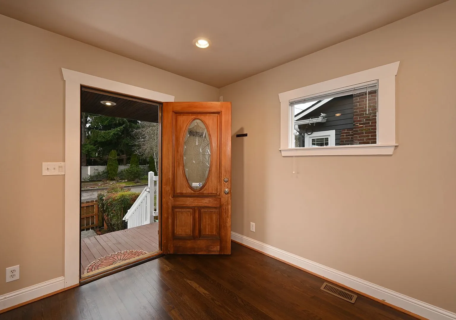 Charming 3 Bedroom/2 Bath Craftsman Home for Lease in Phinney/Greenlake — Photo 2