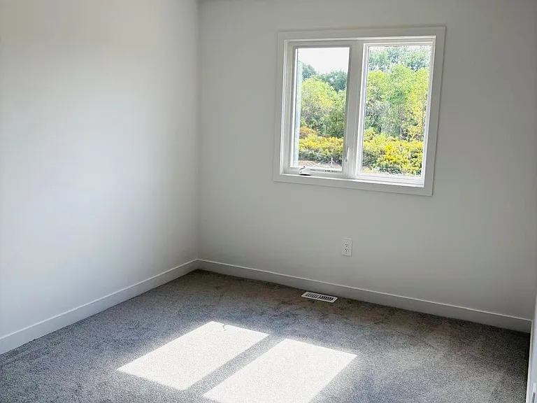 7 Oak St — Photo 20