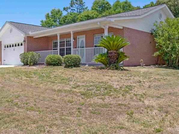 6646 Woodbury Forest Dr, Milton, FL 32583