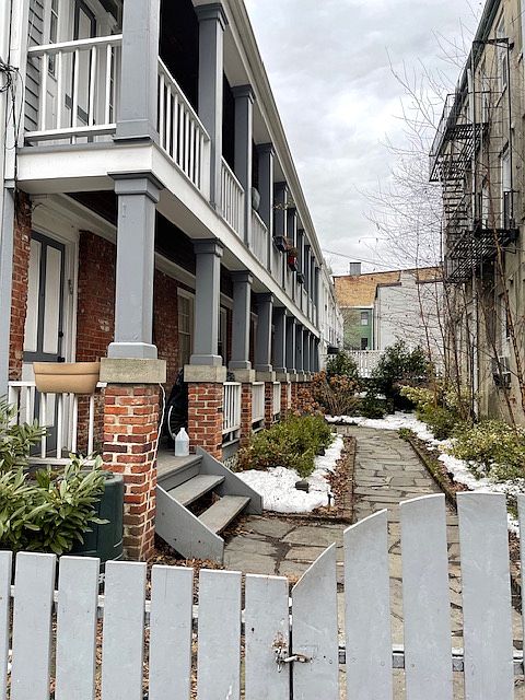 1st image of 124 E Erie St #124E